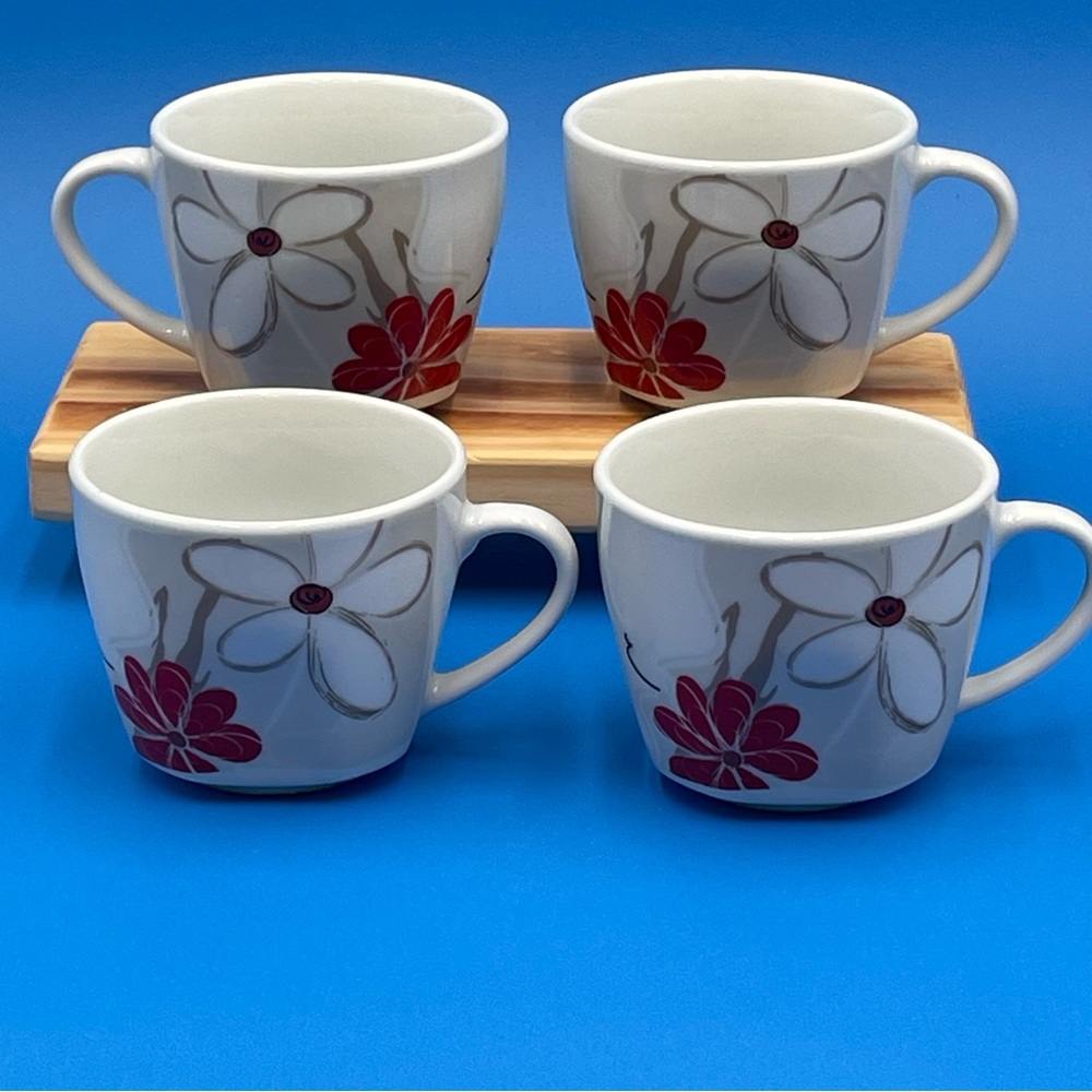 Lorren Home Trends Coffee Cups Mugs Floral Bold Red Flowers Subtle Tan 4 Pieces